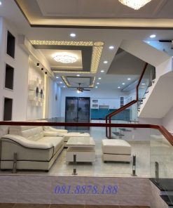 Cầu thang kính trụ lửng đế mặt