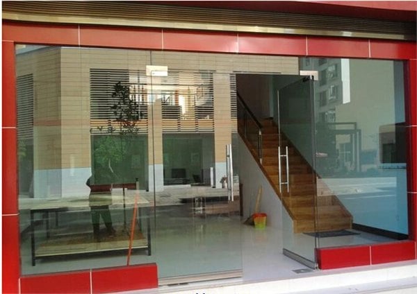 Cửa kính cường lực - cửa bản lề sàn 2 cánh