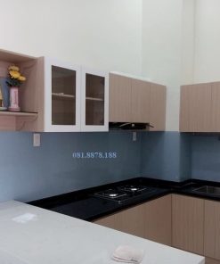 Kính màu ốp bếp 05