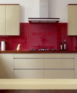 Kính màu ốp bếp màu đỏ ruby