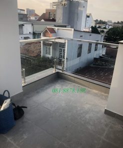 Lan can kính trụ hộp