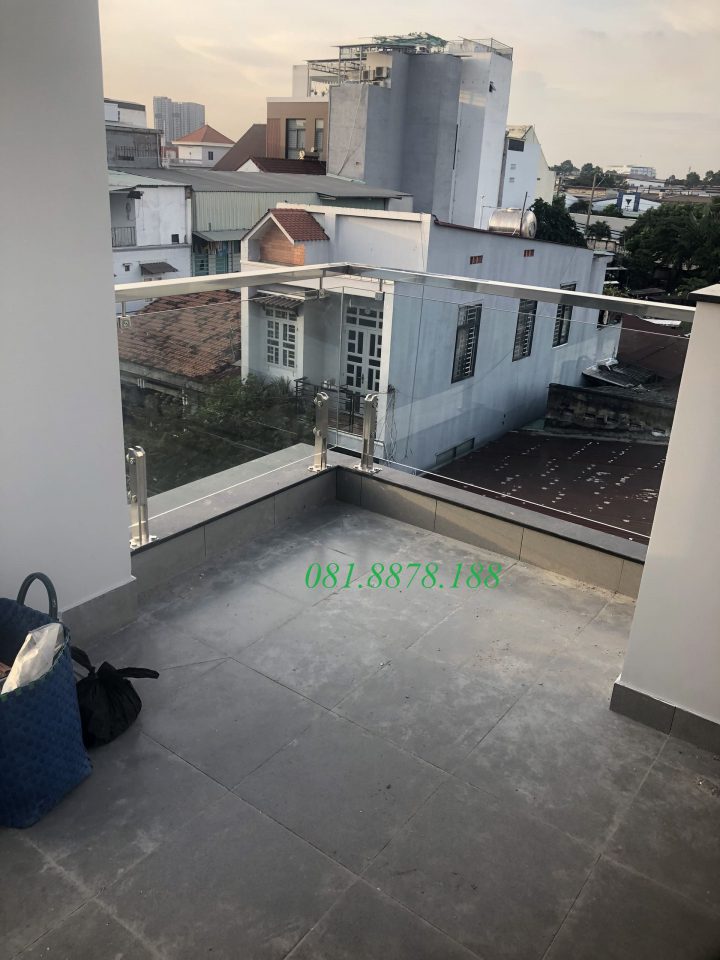 Lan can kính trụ hộp
