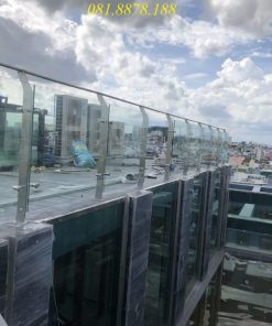 Lan can can kính trụ cao đặc