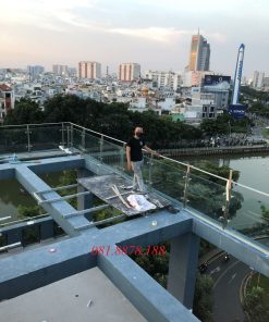 Lan can can kính trụ cao đặc 6