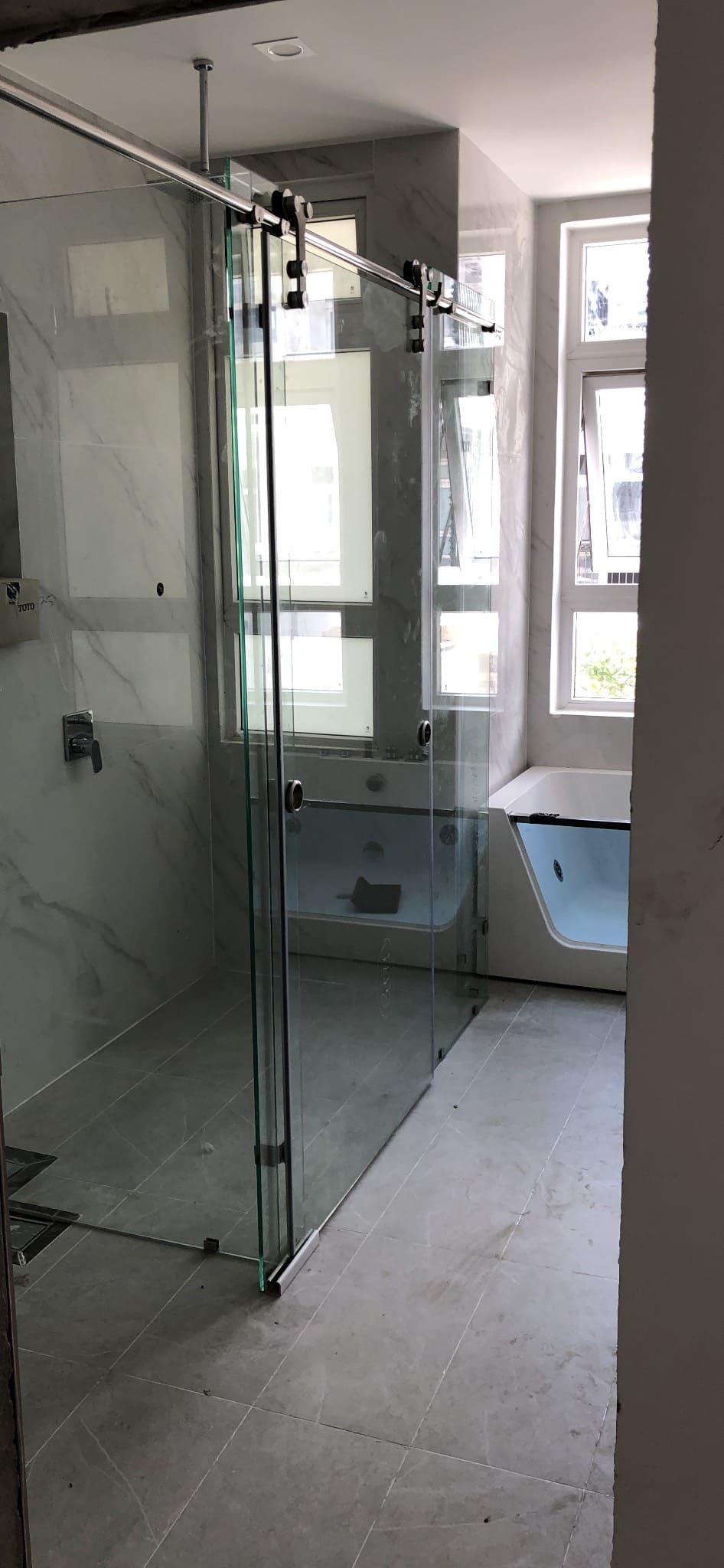 Phòng tắm kính cửa lùa phi 25