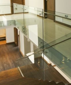 Cầu thang kính không trụ 02 - Tay inox đi hông