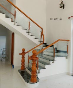 Cầu thang kính tay vịn omega