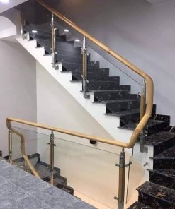 Cầu thang kính tay vịn gỗ sồi 22