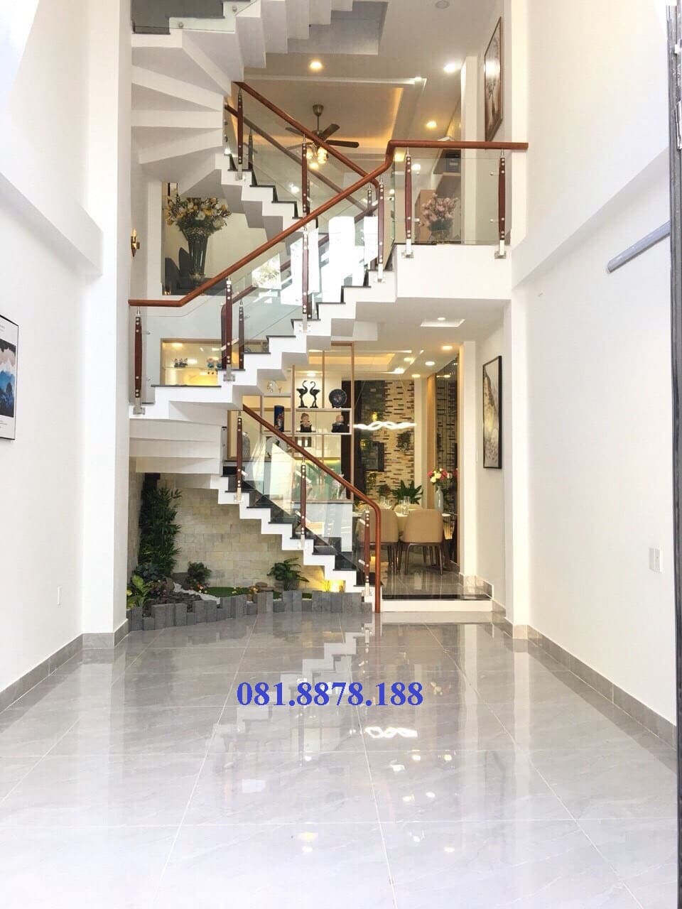 Cầu thang kính giá rẻ