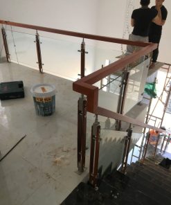Cầu thang kính giá rẻ 1tr150