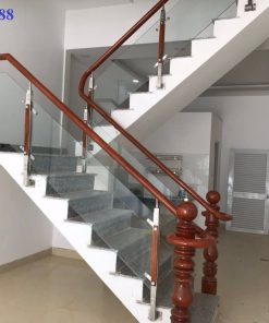 Cầu thang kính trụ dài đẹp nhất