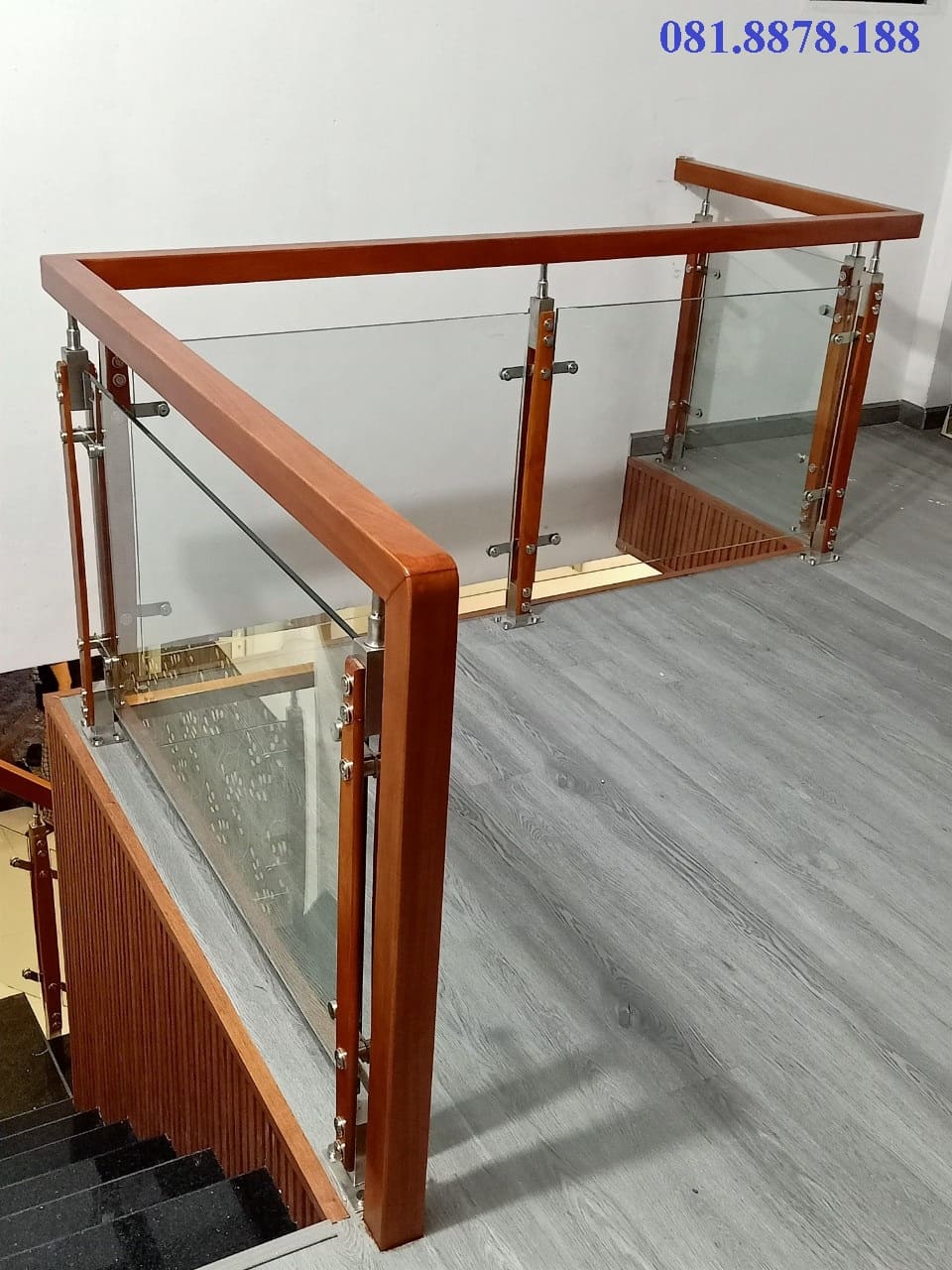 cầu thang kính giá rẻ