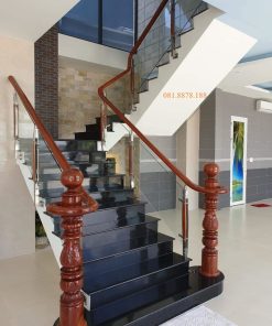 Cầu thang kính trụ dài đẹp nhất 2