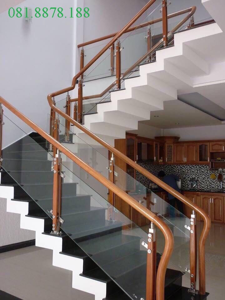 Cầu thang kính giá rẻ