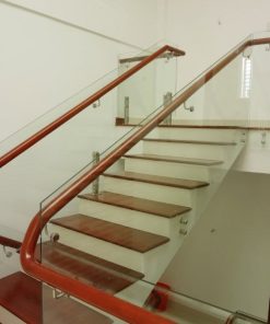 Cầu thang kính trụ lửng inox 304