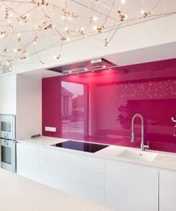 Kính màu ốp bếp màu hồng đậm