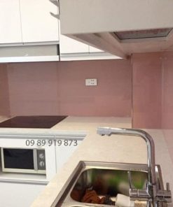 Kính màu ốp bếp màu hồng phấn