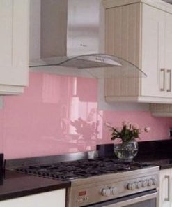 Kính màu ốp bếp màu hồng phấn