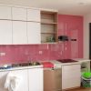 Kính màu ốp bếp màu hồng phấn