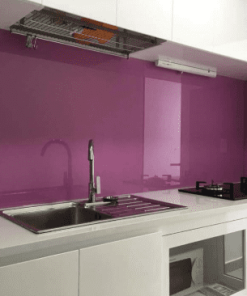Kính mau ốp bếp màu tím hoa văn