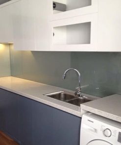 Kính ốp bếp màu xám
