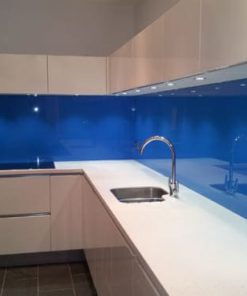 Kính màu ốp bếp màu xanh biển