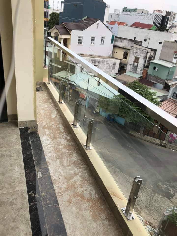 Lan can kính trụ lửng inox 304 cao 380