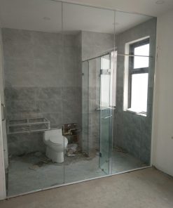 Phòng tắm kính có vách