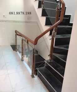Cầu thang kính giá 1tr150