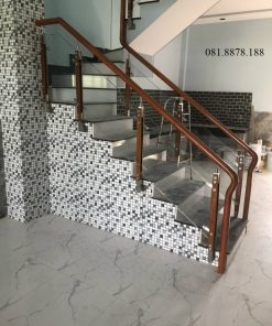 Cầu thang kính giá 1tr150