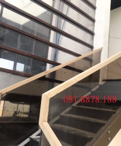 Cầu thang kính không trụ kính trà