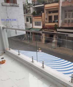 Lan can kính trụ hộp 304