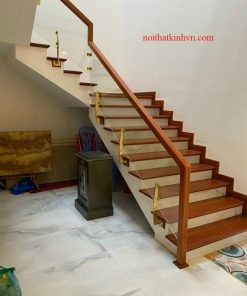 Cầu thang kính trụ cánh buồm mạ vàng