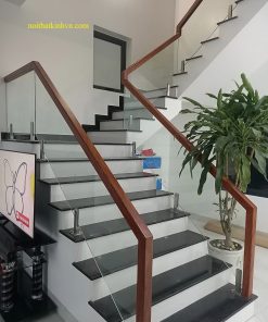 Cầu thang kính trụ ngàm