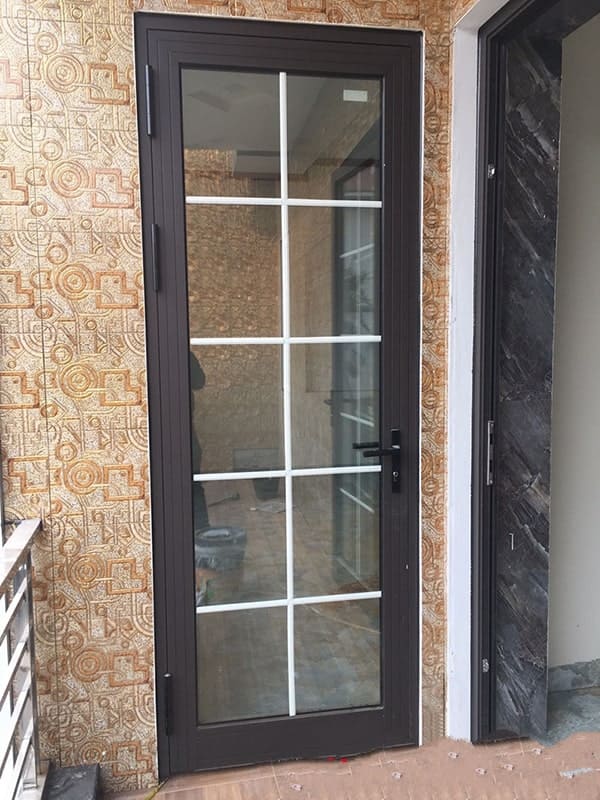 Cửa xingfa 1 cánh chia ô, nan trang trí